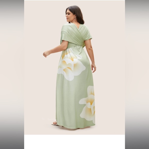 NWT Bloomchic 3 way look Elegant Green Floral Maxi Dress size 22/24 🌸🌺🌹222 - Picture 2 of 9